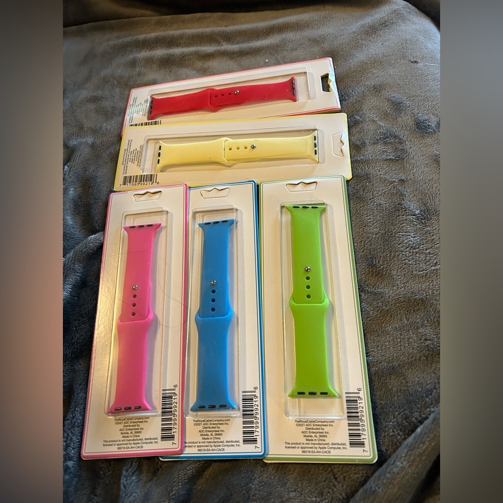 Set of 5 silicone watch straps. New in Package